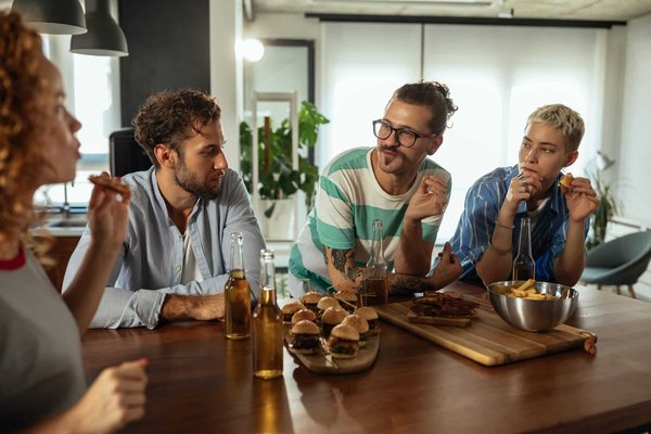 Comment créer un programme d'événements culinaires basé sur les saisons pour un restaurant bio?